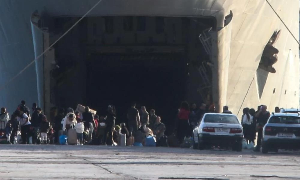 Μετανάστης χώθηκε μέσα σε βαλίτσα για να ταξιδέψει Μυτιλήνη - Πειραιά